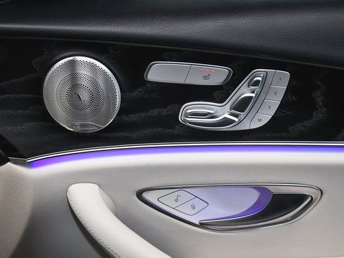 Used 2022 Mercedes-Benz E 450 4MATIC Sedan w/ Night Package image 16