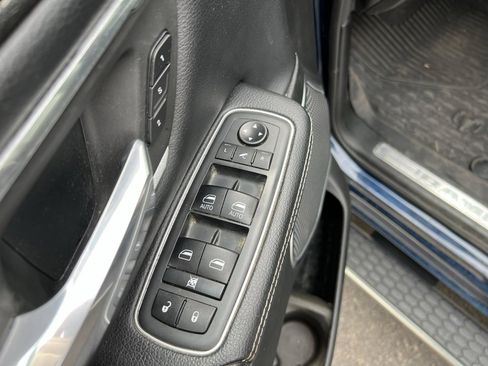 Used 2021 RAM 1500 Laramie image 11