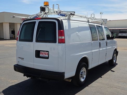 Used 2016 Chevrolet Express 2500 image 4