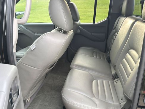 Used 2017 Nissan Frontier Desert Runner RWD image 11