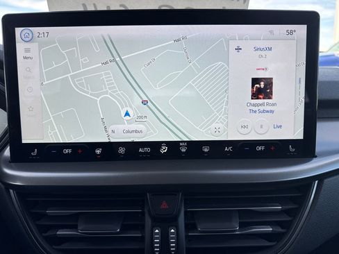 Used 2024 Ford Escape SE image 19