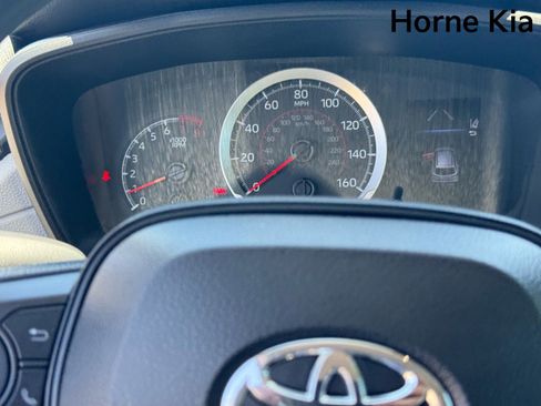 Used 2022 Toyota Corolla Cross L FWD image 17