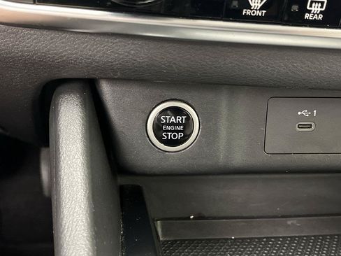 Used 2023 Nissan Rogue SV AWD/4WD image 22