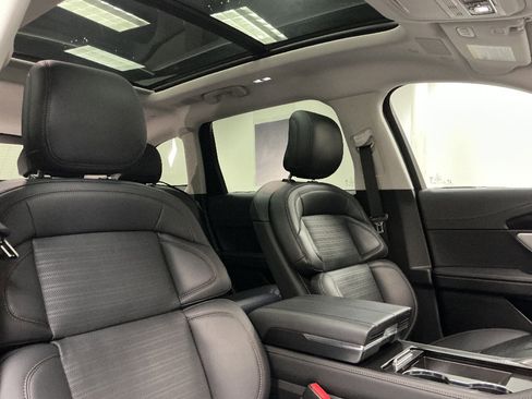 Used 2026 Lincoln Nautilus Reserve AWD/4WD image 40