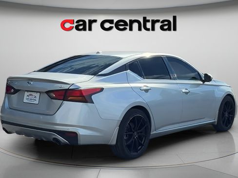 Used 2019 Nissan Altima 2.5 SL FWD image 6