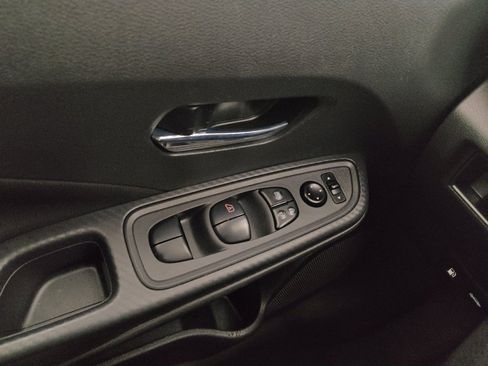 Used 2021 Nissan Versa SV FWD image 27