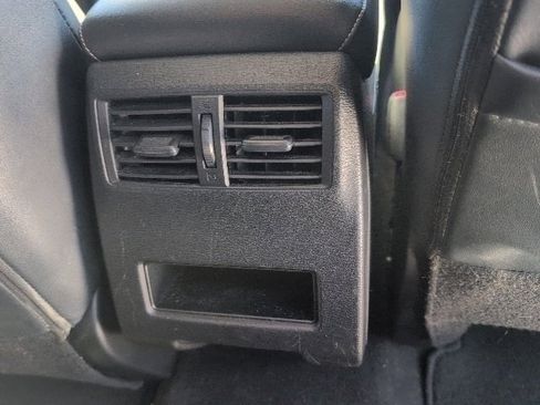 Used 2024 Mitsubishi Outlander SE image 9