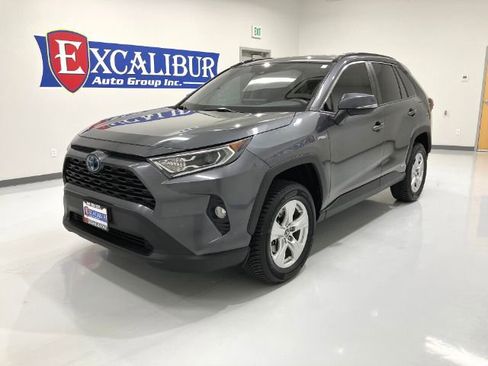 Used 2020 Toyota RAV4 XLE w/ XLE Grade Weather Package AWD/4WD image 8