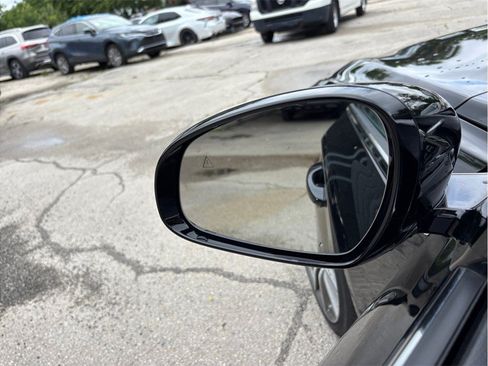 Used 2025 Genesis G70 2.5T AWD/4WD image 18
