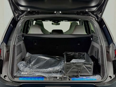 New 2026 Land Rover Range Rover Sport SV AWD/4WD image 27