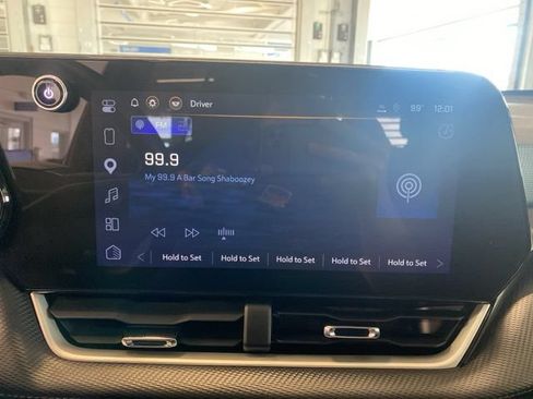 Used 2025 Chevrolet Equinox LT AWD/4WD image 18