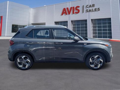 Used 2025 Hyundai Venue SEL FWD image 5