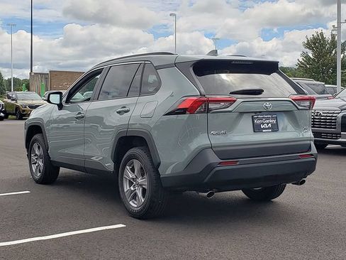 Used 2023 Toyota RAV4 XLE AWD/4WD image 4