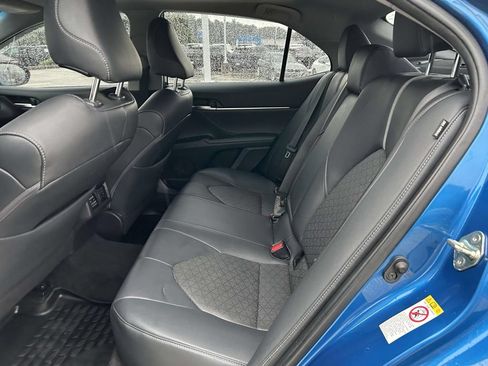 Used 2018 Toyota Camry XSE FWD image 11