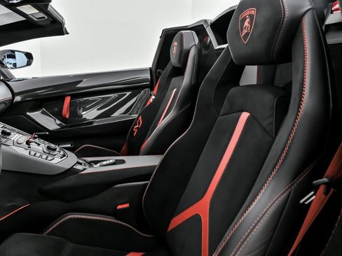Used 2021 Lamborghini Aventador SVJ image 29