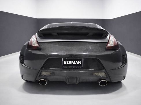 Used 2011 Nissan 370Z Touring w/ Sport Pkg image 9