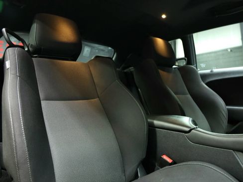 Used 2016 Dodge Challenger R/T image 34