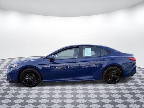 Used 2025 Toyota Camry SE FWD image 4