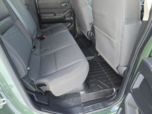 Used 2023 Nissan Frontier SV w/ SV Convenience Package image 17