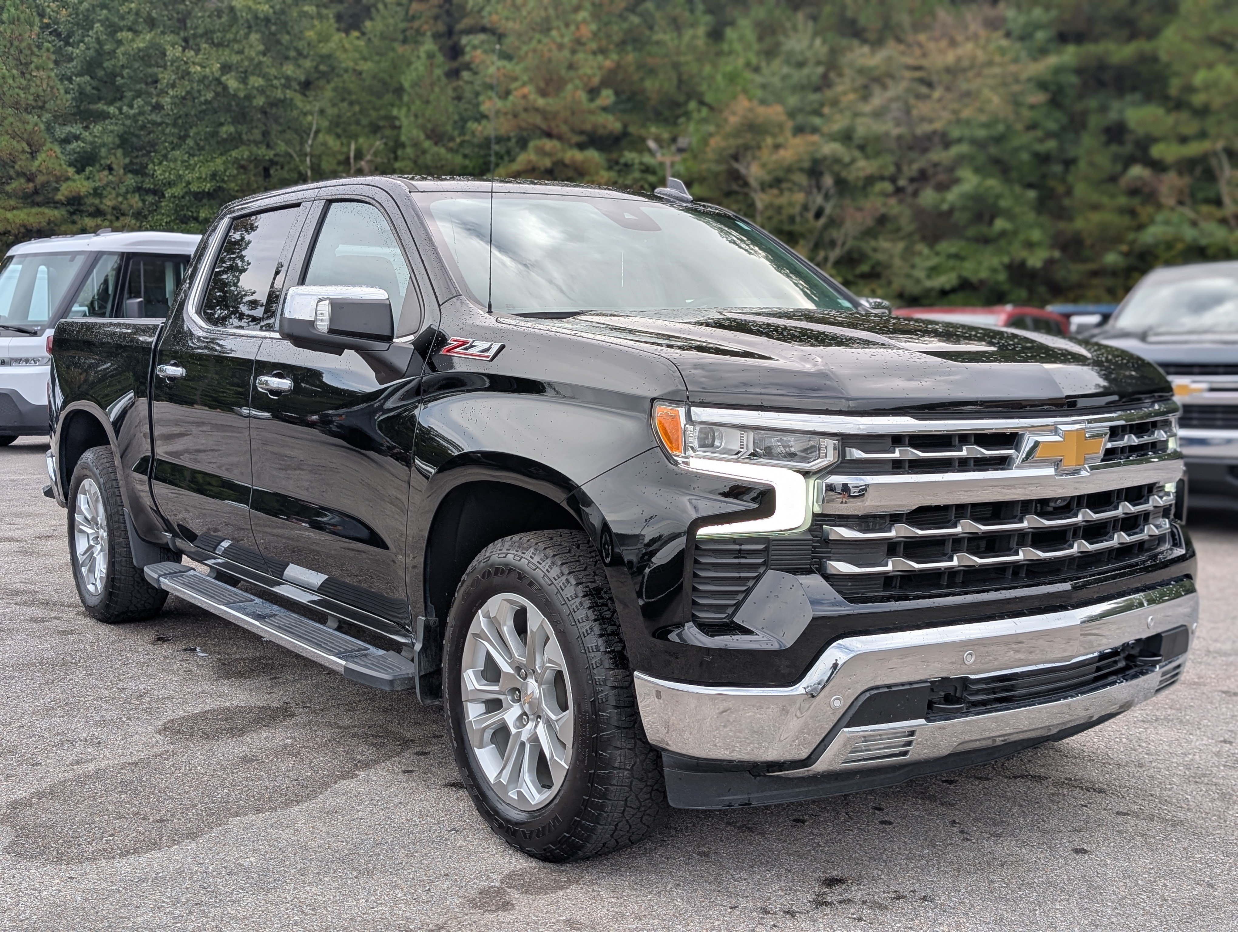Used 2024 Chevrolet Silverado 1500 LTZ AWD/4WD image 11