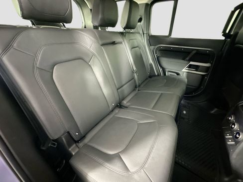 Certified 2023 Land Rover Defender 110 SE image 31