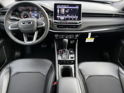 New 2026 Jeep Compass Latitude image 19