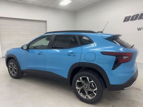 New 2026 Chevrolet Trax LT w/ Driver Confidence Package image 7