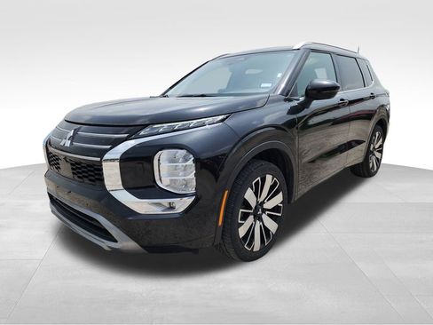 Used 2025 Mitsubishi Outlander SEL AWD/4WD image 3