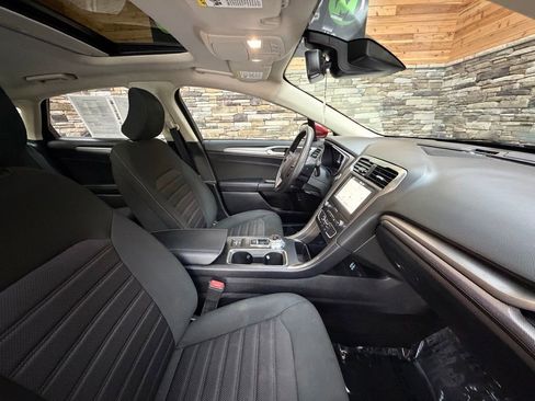Used 2019 Ford Fusion SE image 14