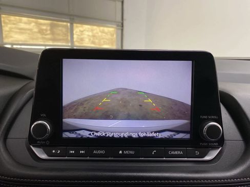 Used 2024 Nissan Rogue SV image 25