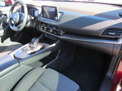 Certified 2023 Nissan Rogue SV image 12