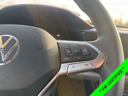 Used 2022 Volkswagen Taos SE image 17