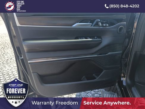 Used 2024 Jeep Grand Wagoneer L 4WD image 17
