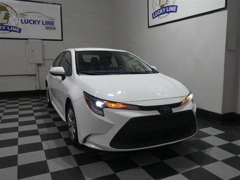 Used 2022 Toyota Corolla LE image 5