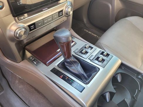 Used 2019 Lexus GX 460 Luxury AWD/4WD image 29