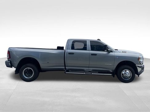 Used 2022 RAM 3500 Tradesman w/ Chrome Appearance Group AWD/4WD image 17