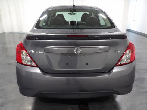 Used 2018 Nissan Versa SV image 4