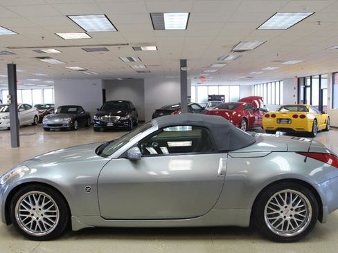 Used 2004 Nissan 350Z Touring RWD image 11