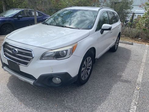 Used 2017 Subaru Outback 2.5i Touring image 2