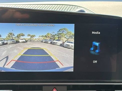 Used 2025 Hyundai Elantra SEL FWD image 24