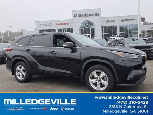 Used 2023 Toyota Highlander L image 1