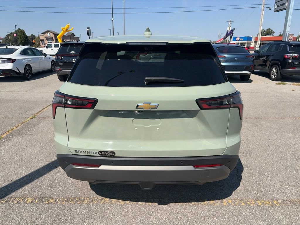 Used 2025 Chevrolet Equinox LT w/ Safety and Technology Package FWD image 5