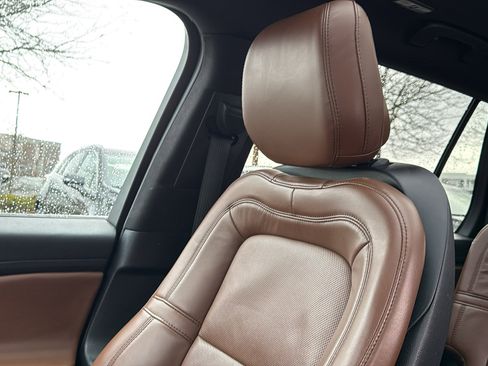 Used 2020 Lincoln Aviator Reserve w/ Equipment Group 201A image 23