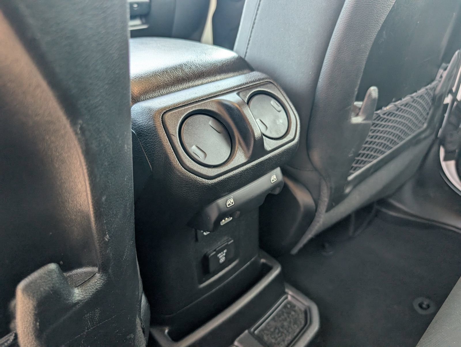 Used 2024 Jeep Wrangler Unlimited Rubicon 4xe AWD/4WD image 26