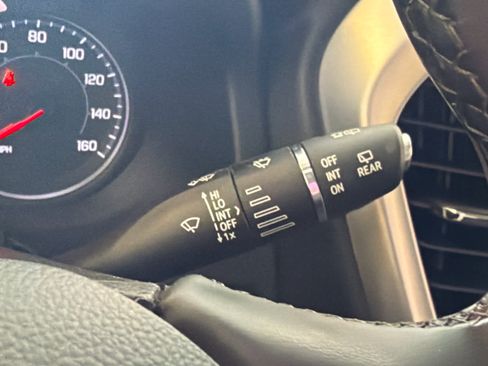 Used 2023 GMC Acadia SLT FWD image 44