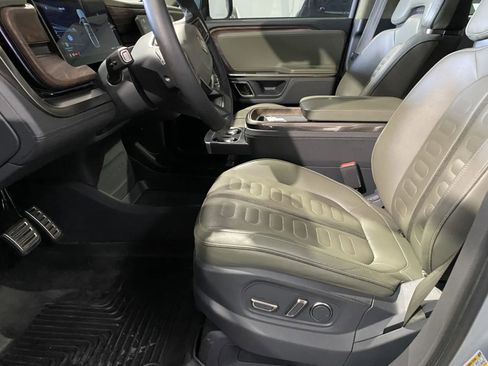 Used 2022 Rivian R1T Launch Edition image 13