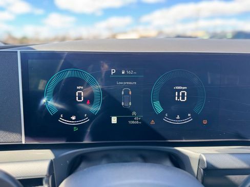 Used 2025 Hyundai Tucson SE image 10