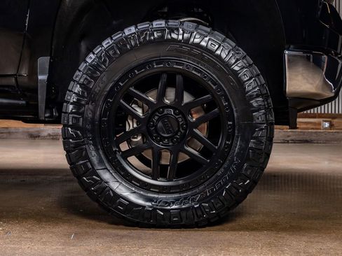 Used 2023 Chevrolet Silverado 1500 LT AWD/4WD image 11