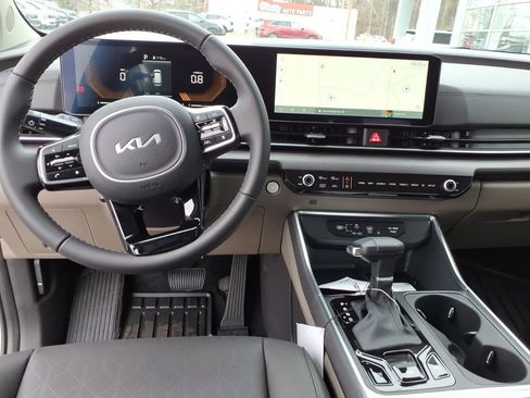 New 2026 Kia Carnival EX image 13