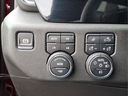 Used 2024 Chevrolet Silverado 1500 High Country w/ High Country Premium Package image 19